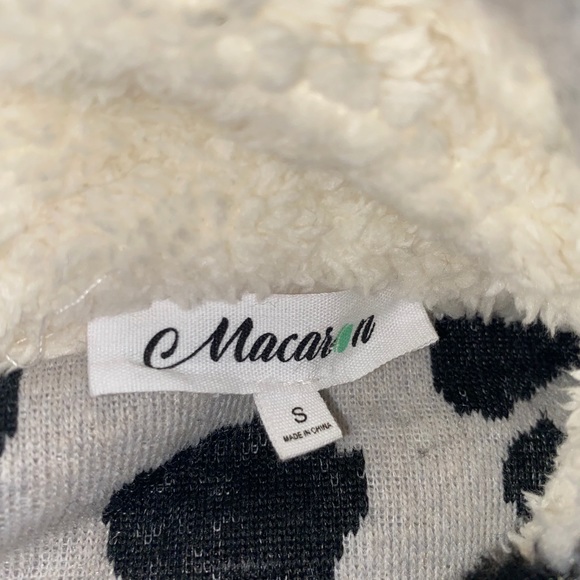 Cheetah print quarter zip - Picture 3 of 3